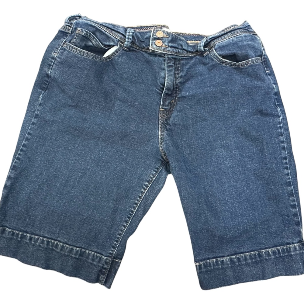 Women’s Levi’s 515 Bermuda Denim Short size 16‎